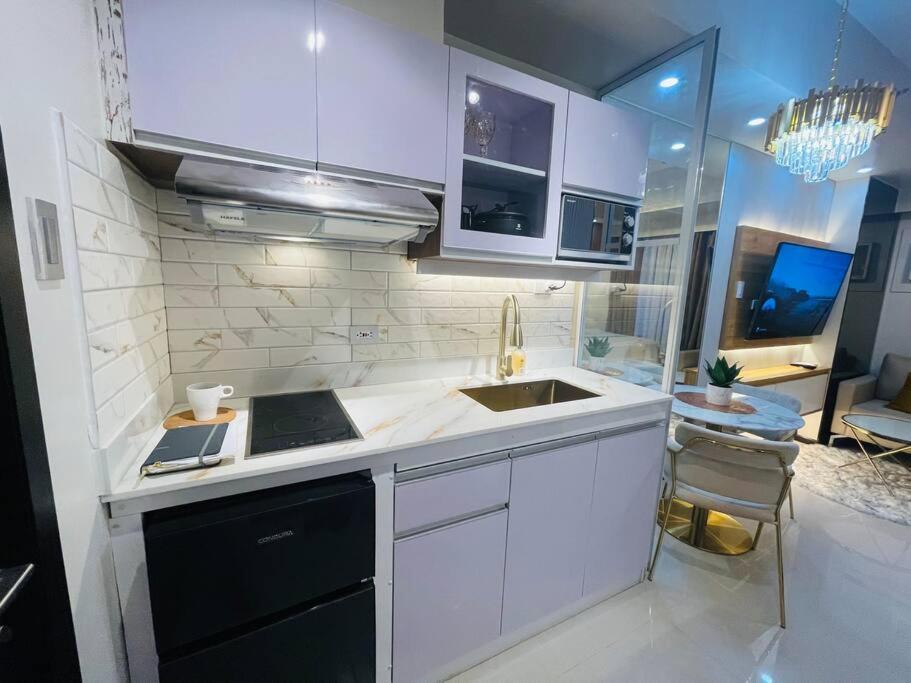 Marias Suite Near Manila Bay Free Use Of Pool Exterior foto