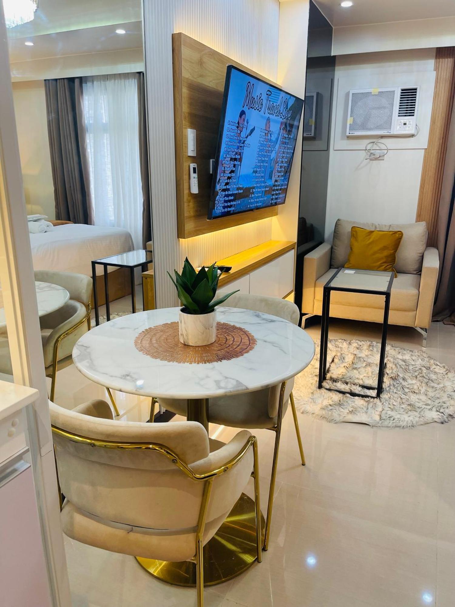 Marias Suite Near Manila Bay Free Use Of Pool Exterior foto
